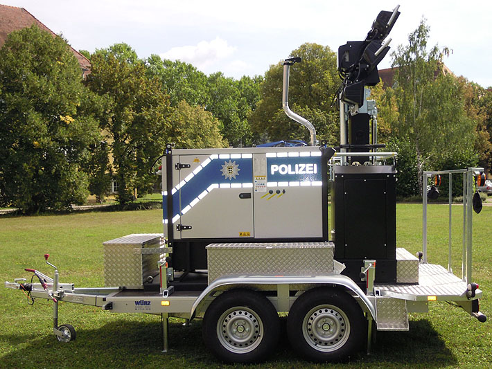 mobile Flutlichtanlage Polizei Karlsruhe